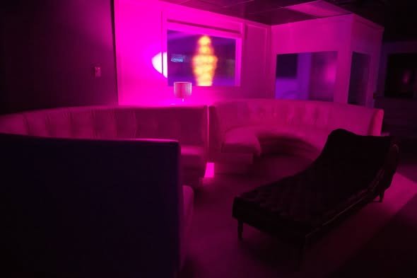 swinger club canada