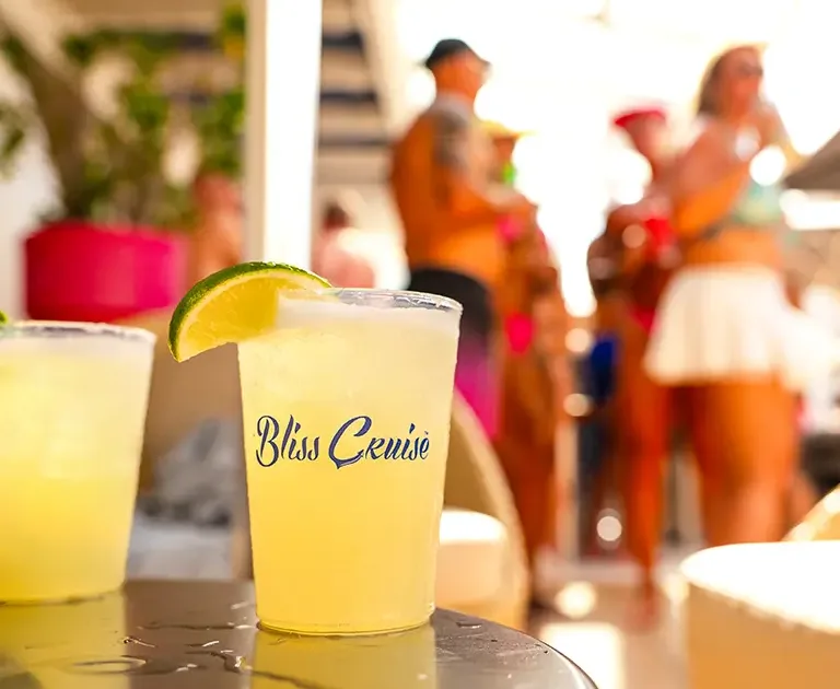 bliss experience cocktail 768x630 1